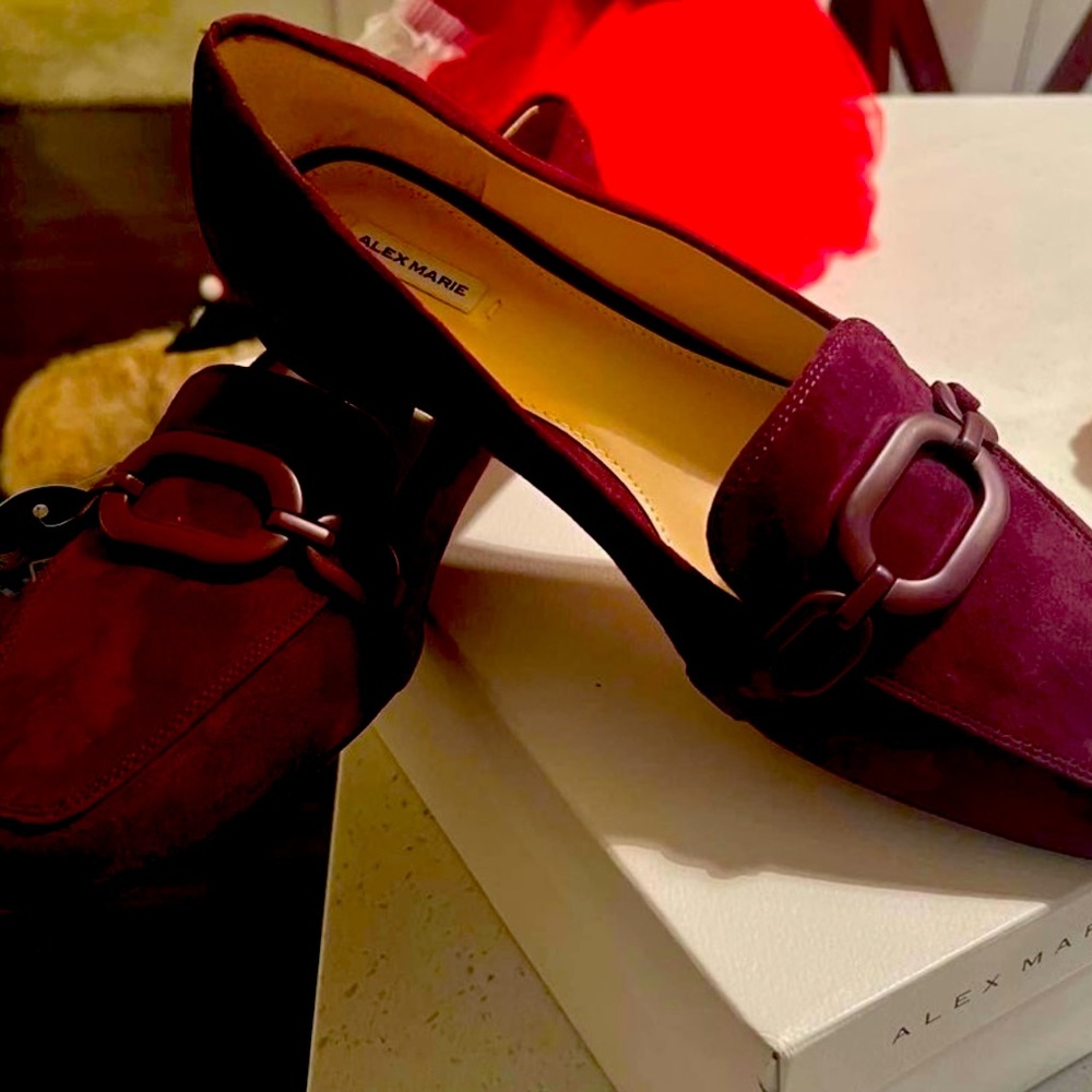 ❤️❤️Burgundy flat suede shoes ❤️❤️